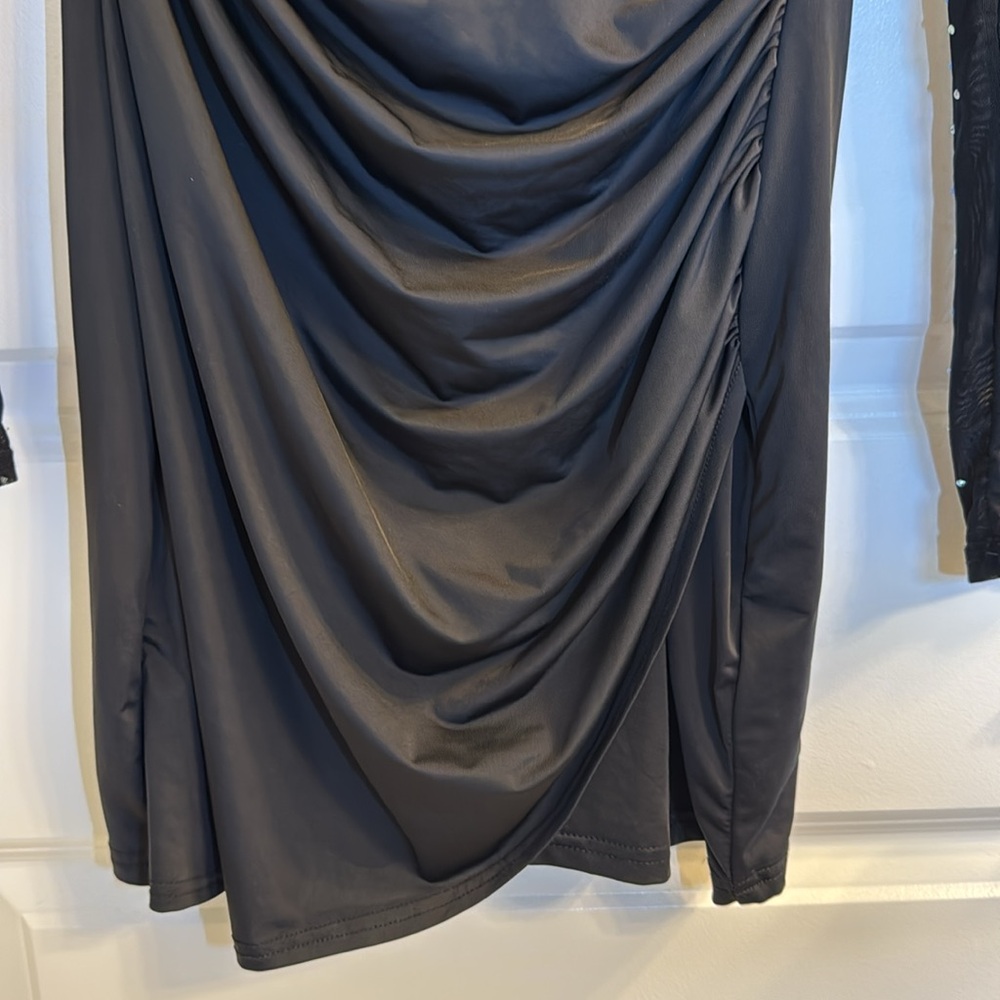 Dress - Picture 8 of 10